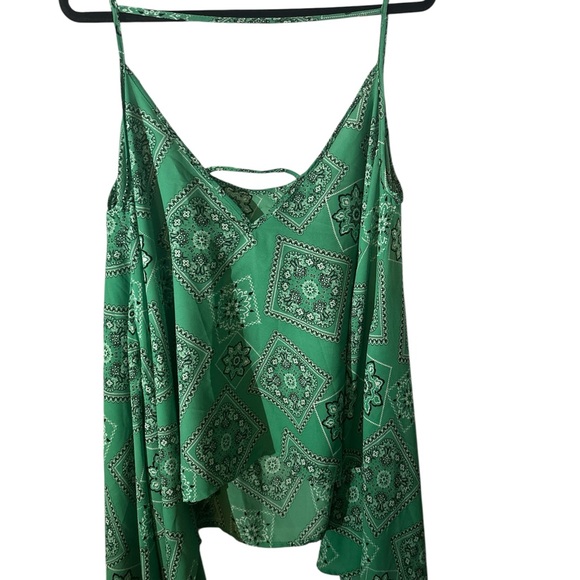 New Look Green Patterned Scarf Camisole shirt - Picture 2 of 3